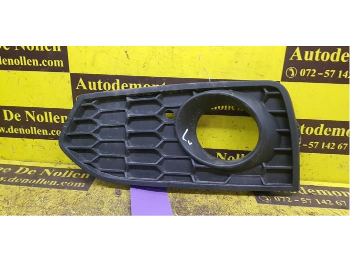 Używane Grill BMW 2 serie (F23) 218i 1.5 TwinPower Turbo 12V Cena € 36,30 Z VAT oferowane przez autodemontage denollen
