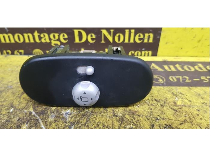 Usados Interruptor de retrovisor Austin Mini Open (R52) 1.6 16V Cooper S Precio € 20,00 Norma de margen ofrecido por autodemontage denollen