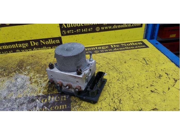 Begagnade ABS-pump Peugeot 107 Pris € 24,00 Marginaltabell erbjuds av autodemontage denollen