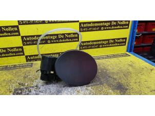 Used Tank cap cover Landrover Discovery V (LR) 2.0 Td4 16V Price € 121,00 Inclusive VAT offered by de Nollen autorecycling