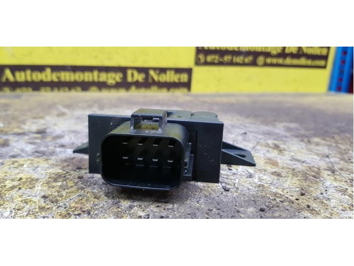 Usagé Module pompe carburant Landrover Discovery V (LR) 2.0 Td4 16V Prix € 90,75 Prix TTC proposé par autodemontage denollen