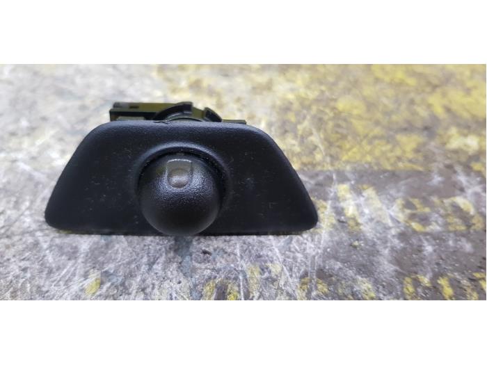 Usagé Divers Opel Karl 1.0 12V Prix € 24,20 Prix TTC proposé par autodemontage denollen