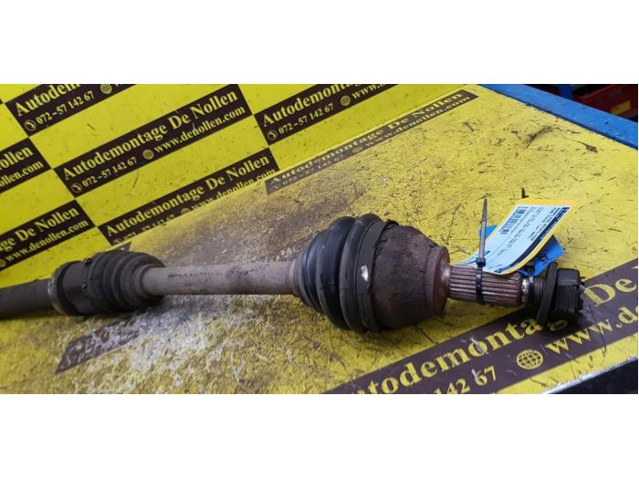 Front drive shaft, right from a Ford Focus 1 Wagon 1.6 16V 2003