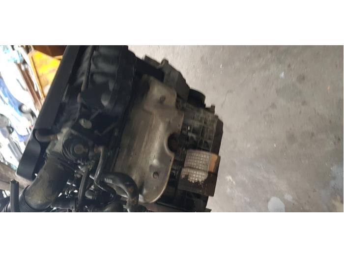 Motor van een Skoda Octavia (1U2) 1.6 GLX 1998
