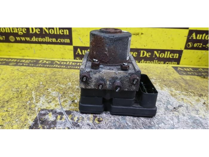 Bloc ABS d'un Citroën C3 Pluriel (HB) 1.4 HDi 2004