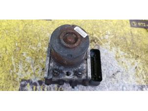 Bloc ABS d'un Citroën C3 Pluriel (HB) 1.4 HDi 2004