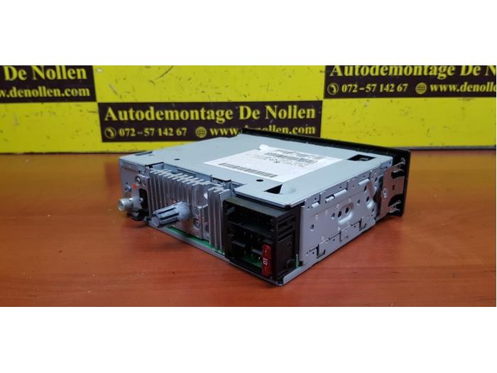 Reproductor de CD y radio de un Renault Master IV (FV) 2.3 dCi 100 16V FWD 2011