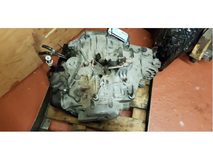 Gearbox from a Volkswagen Golf III (1H1) 1.6 i 1997
