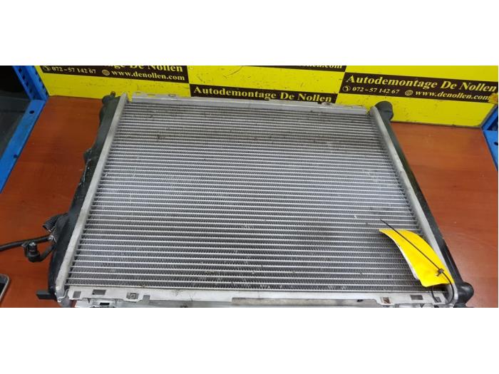 Radiator from a Renault Clio II (BB/CB) 1.4 1999