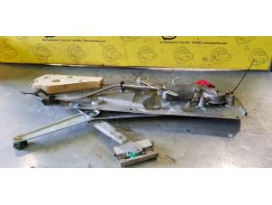 Usados Mecanismo de ventanilla de 4 puertas derecha delante Volvo 850 Estate 2.5i 10V Precio € 50,00 Norma de margen ofrecido por de Nollen autorecycling