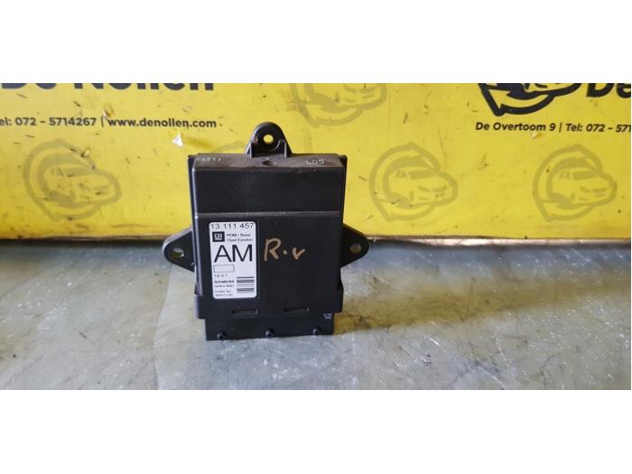 Używane Modul Comfort Opel Signum (F48) 2.2 DGI 16V Cena € 19,00 Procedura marży oferowane przez autodemontage denollen