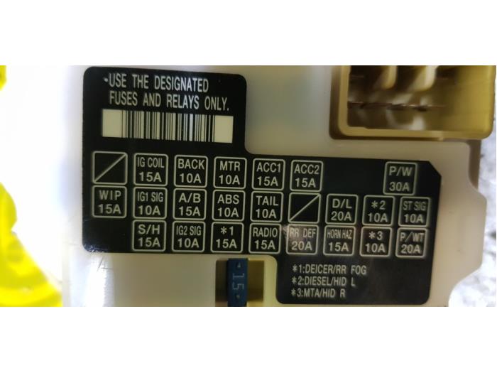 Fuse box Suzuki Swift 1.3 VVT 16V 4x4 3677072K11 SUZUKI