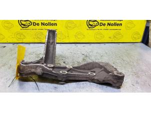 Used Front wishbone support, right Seat Leon (1P1) 2.0 TFSI FR 16V Price € 30,00 Margin scheme offered by de Nollen autorecycling