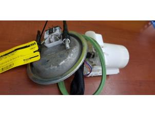Begagnade Elektrisk bränslepump Opel Tigra Twin Top 1.4 16V Pris € 72,60 Inklusive moms erbjuds av de Nollen autorecycling