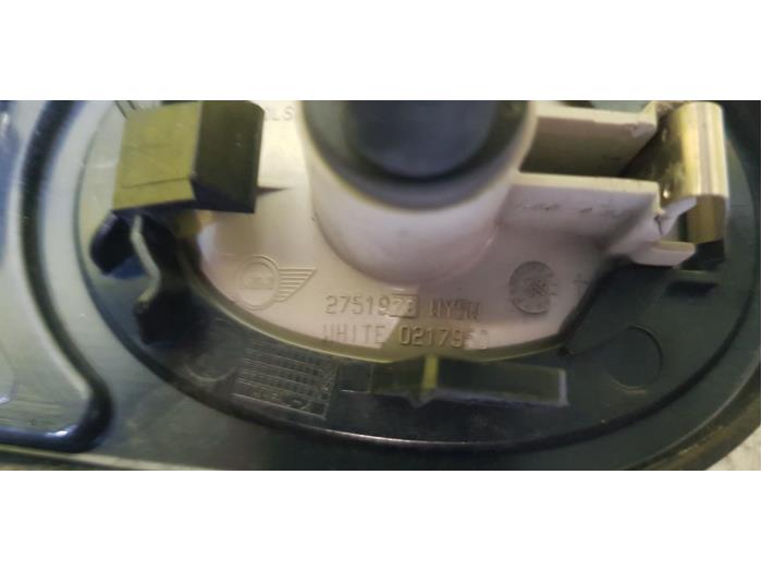 Indicator lens, front left from a MINI Mini Open (R57) 1.6 16V Cooper S 2009