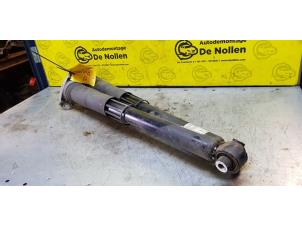 Used Shock absorber kit Volkswagen Golf VII (AUA) 1.5 TSI Evo BlueMotion 16V Price € 90,75 Inclusive VAT offered by de Nollen autorecycling