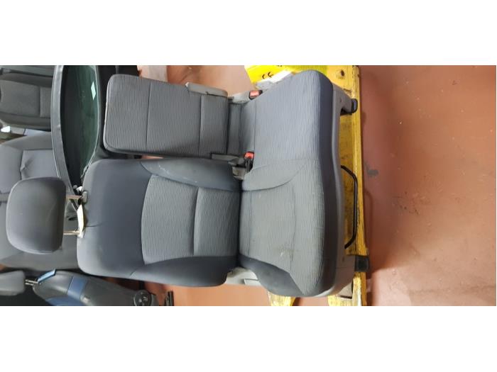 Double front seat, right from a Hyundai H-300 2.5 CRDi 2008