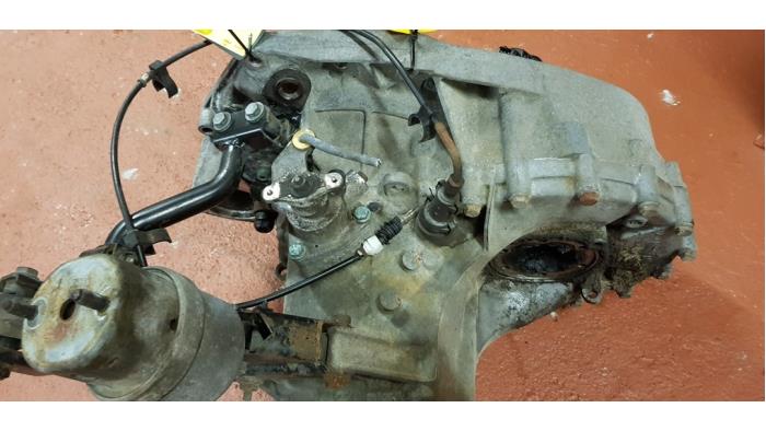 Gearbox from a Volkswagen Transporter/Caravelle T4 2.4 D 1997