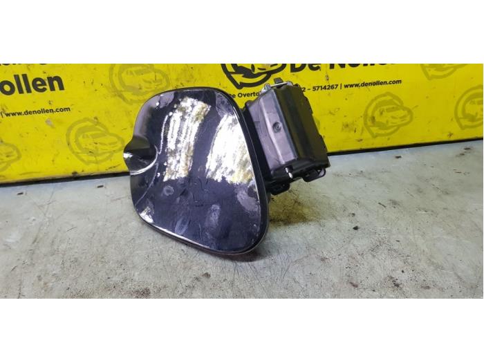 Tank cap cover from a Smart Fortwo Coupé (453.3) 0.9 TCE 12V 2018