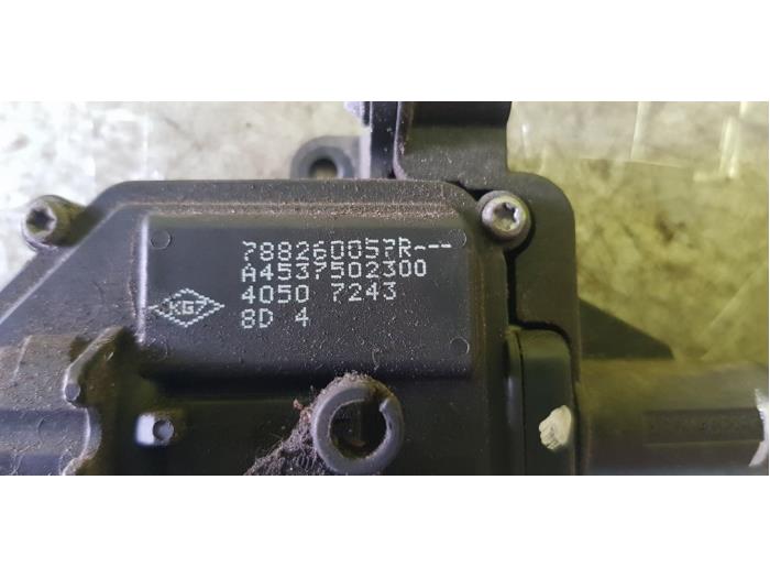 Tank flap lock motor from a Smart Fortwo Coupé (453.3) 0.9 TCE 12V 2018