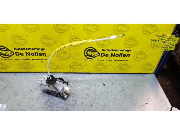 Moteur Centralisation Porte Arrière Gauche Pour Audi A3/A4/A6/A8, Seat Exeo | STARKIT ST7060