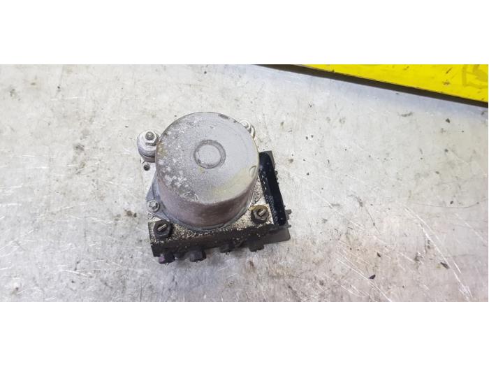 Begagnade ABS-pump Fiat Punto II (188) 1.4 16V Pris € 57,00 Marginaltabell erbjuds av autodemontage denollen