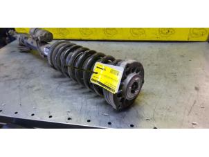 Used Front shock absorber, right BMW 5 serie (G30) 530d 3.0 TwinPower Turbo 24V Price € 332,75 Inclusive VAT offered by de Nollen autorecycling
