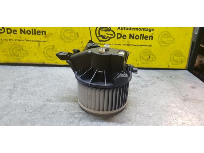 Heating and ventilation fan motor from a Fiat Punto Evo 2011
