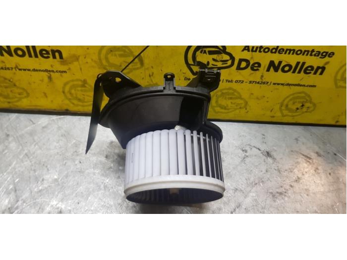 Heating and ventilation fan motor from a Fiat Punto Evo 2011