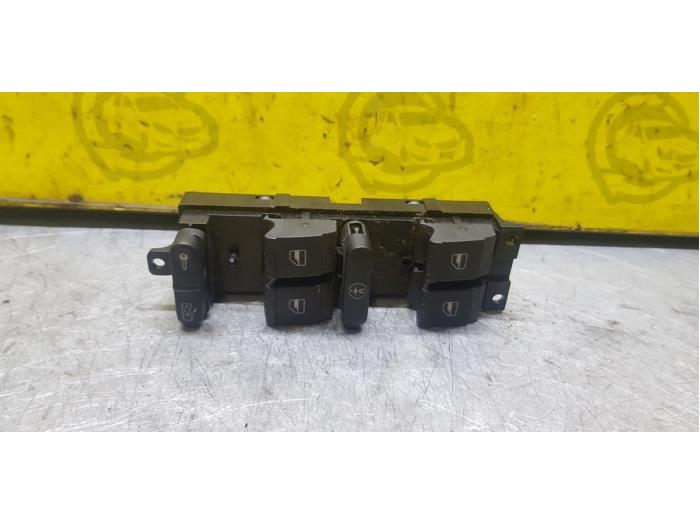 Usados Interruptor de ventanilla eléctrica Seat Toledo (1M2) 1.4 16V Precio € 20,00 Norma de margen ofrecido por autodemontage denollen