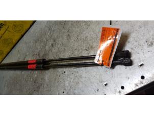 Used Set of tailgate gas struts Renault Trafic New (FL) 2.0 dCi 16V 115 Price € 26,95 Margin scheme offered by de Nollen autorecycling