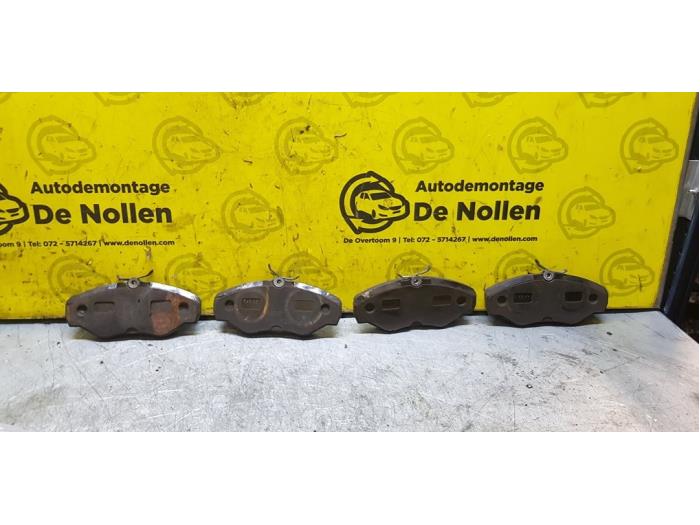 Front brake pad from a Renault Trafic New (FL) 2.0 dCi 16V 115 2010