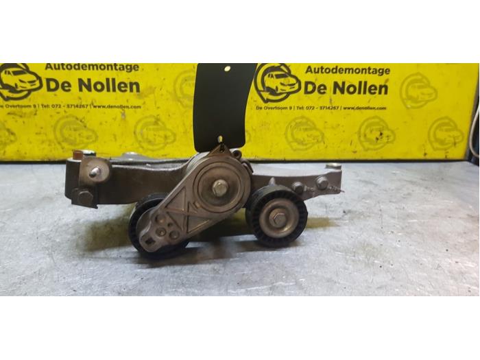 Usagé Support dynamo bas Alfa Romeo MiTo (955) 0.9 TwinAir Prix € 50,00 Règlement à la marge proposé par autodemontage denollen