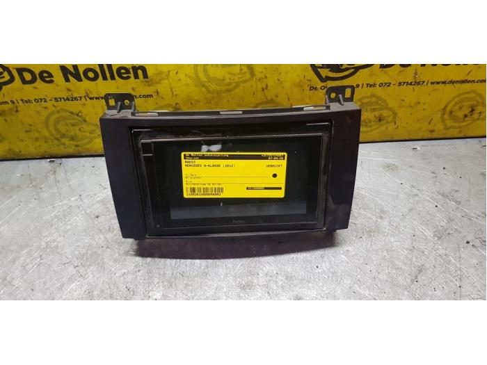 Begagnade Radio Mercedes A (W169) 1.5 A-150 Pris € 100,00 Marginaltabell erbjuds av autodemontage denollen