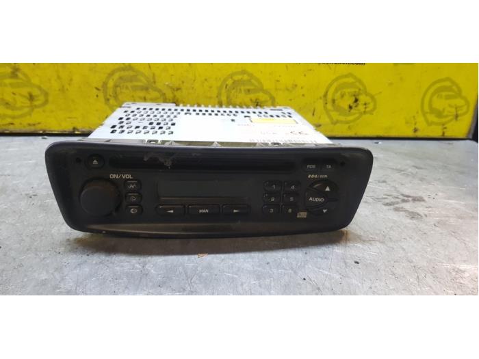 Radio CD player Peugeot 206+ 1.4 XS - 96635823XT CLARION