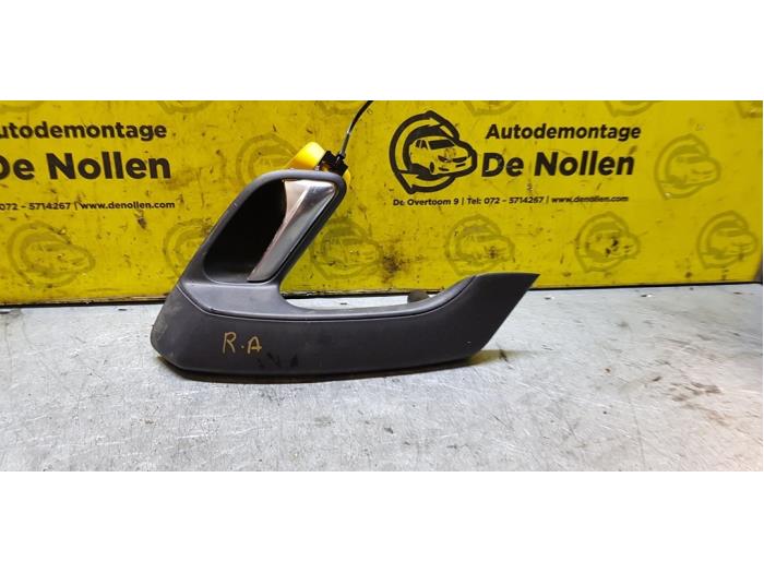 Handle from a Volkswagen Polo V (6R) 1.2 TSI 16V BlueMotion Technology 2017