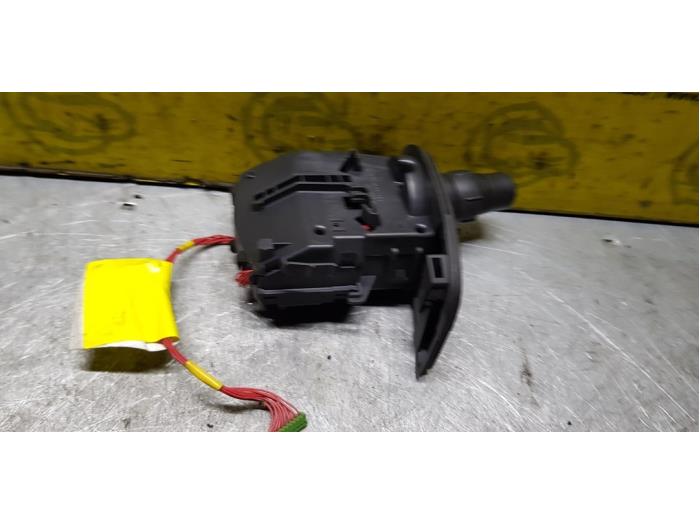 Interruptor de luz de un Renault Kangoo Be Bop (KW) 1.5 dCi 105 FAP 2014