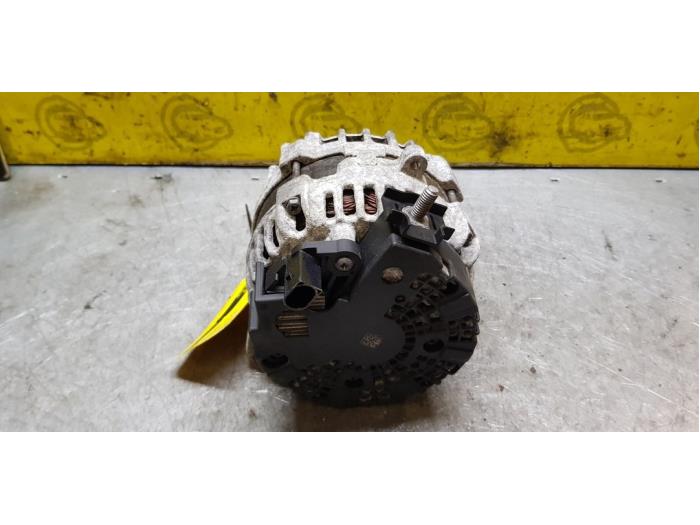 Dynamo van een Mercedes-Benz B (W246/W242) 1.5 B-180 CDI,d 16V 2015