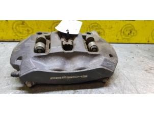 Used Rear brake calliper, right Porsche Cayenne (9PA) 3.0 TDI V6 24V Price € 151,25 Inclusive VAT offered by de Nollen autorecycling