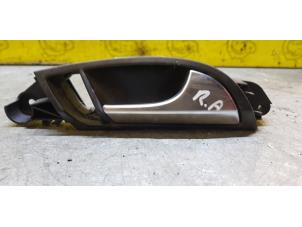 Used Rear door handle 4-door, right Audi Q7 (4LB) 3.0 TDI V6 24V Price on request offered by de Nollen autorecycling