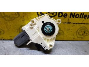 Used Door window motor Audi Q7 (4LB) 3.0 TDI V6 24V Price on request offered by de Nollen autorecycling