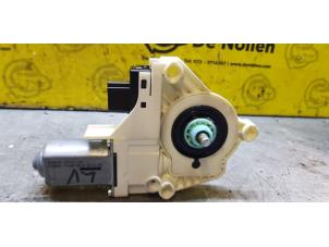 Used Door window motor Audi Q7 (4LB) 3.0 TDI V6 24V Price on request offered by de Nollen autorecycling