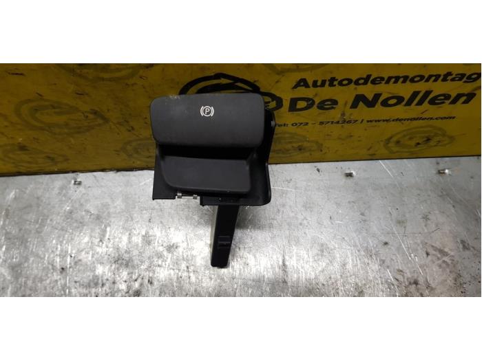 Handbremse Schalter van een Audi Q7 (4LB) 3.0 TDI V6 24V 2007