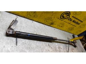Used Set of gas struts for boot Nissan Almera (N15) 1.4 LX,GX,S 16V Price € 22,50 Margin scheme offered by de Nollen autorecycling