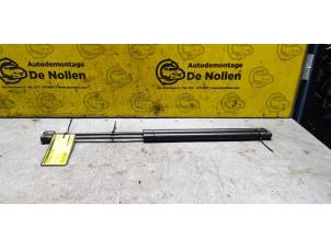 Used Set of gas struts for boot Nissan Almera (N16) 1.8 16V Price € 30,00 Margin scheme offered by de Nollen autorecycling