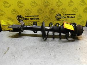 Used Fronts shock absorber, left Dacia Duster (HS) 1.5 dCi Price € 25,99 Margin scheme offered by de Nollen autorecycling