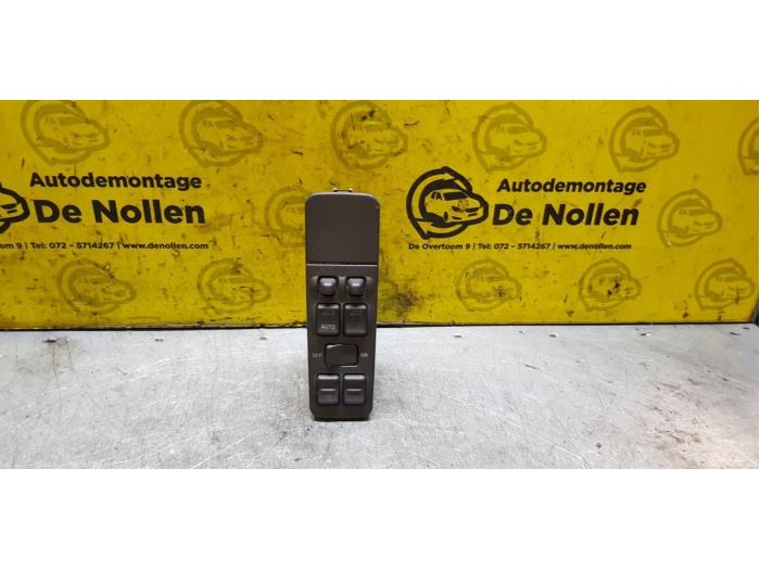 Usados Interruptor de ventanilla eléctrica Volvo V40 (VW) 1.8i 16V Precio € 30,00 Norma de margen ofrecido por autodemontage denollen