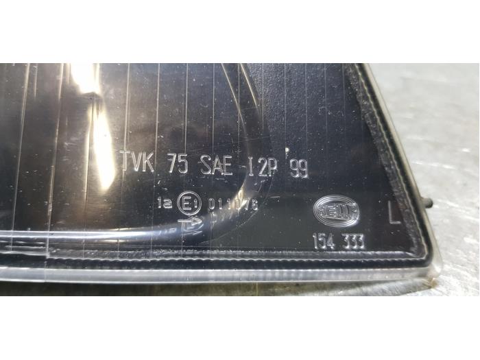 Indicator lens, left from a Volvo V40 (VW) 1.8 16V 2001