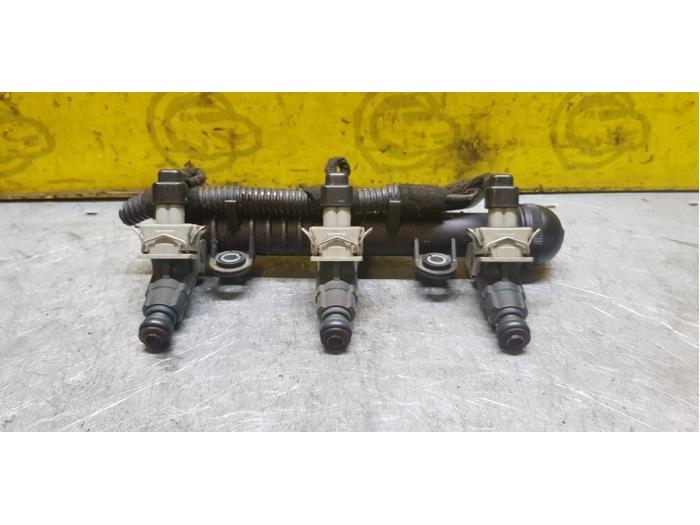 Gebrauchte Einspritzdüse (Einspritzer) Opel Corsa C (F08/68) 1.0 12V Preis € 30,00 Margenregelung angeboten von autodemontage denollen