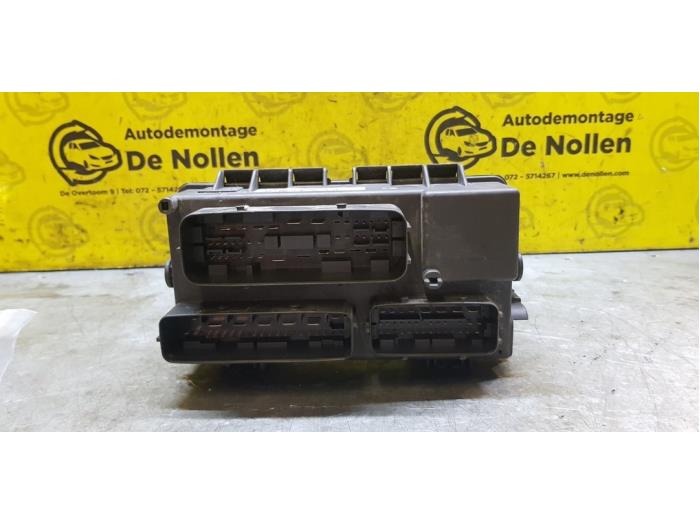 Begagnade Säkringsbox Opel Corsa D 1.3 CDTi 16V ecoFLEX Pris € 48,40 Inklusive moms erbjuds av autodemontage denollen